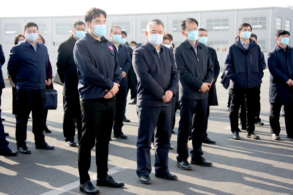 東麗區委書記夏新走訪金橋焊材集團